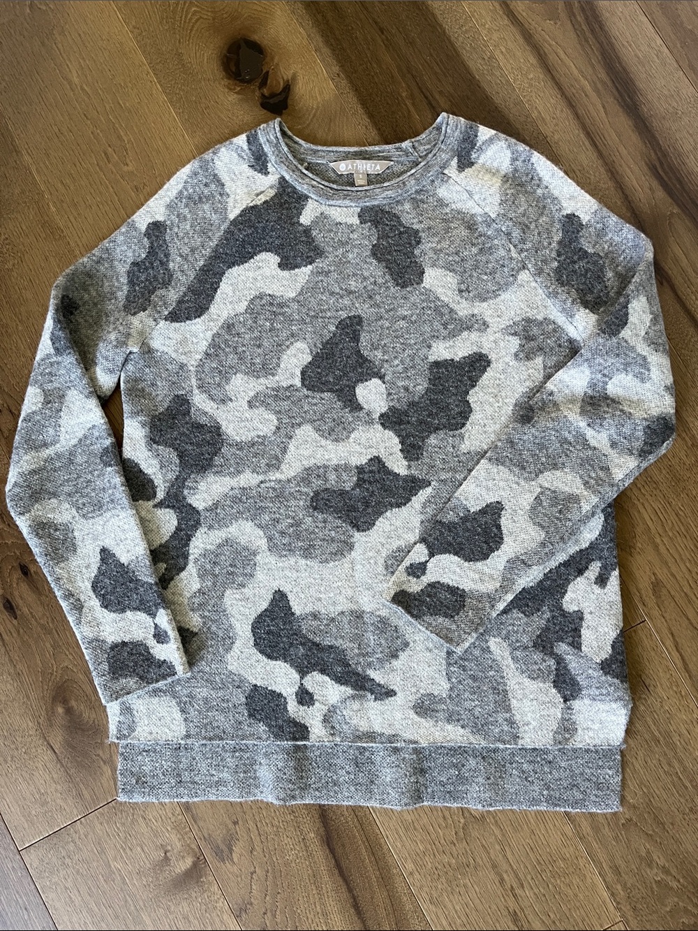 Athleta Undercover Gray Camo Crewneck Sweater - Size S - NWOT - Picture 3 of 7